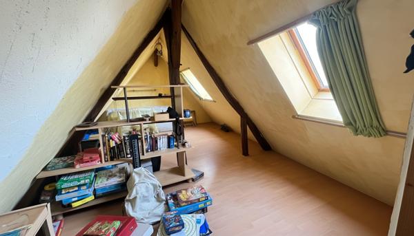 Chartres Grand Faubourg , Longère 6 pièces ,  4 chambres dont 2 en RDC , Cour , Exclusivité ERA