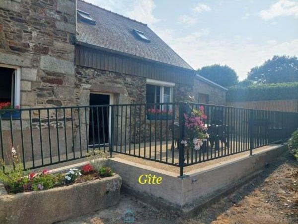 Propriété multifonctionnelle sur 3,5 ha — Entre Paimpol et Guingamp/Perros-Guirec, à 20 min des plages de granit rose