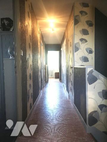 Ancerville, pavillon cossu F6 sur sous-sol total