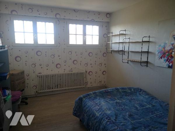 Ancerville, pavillon cossu F6 sur sous-sol total