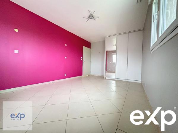 Maison : 10 pièces : sept chambres : 240 m² : 9961 m² de terrain