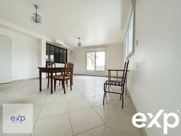 Maison : 10 pièces : sept chambres : 240 m² : 9961 m² de terrain