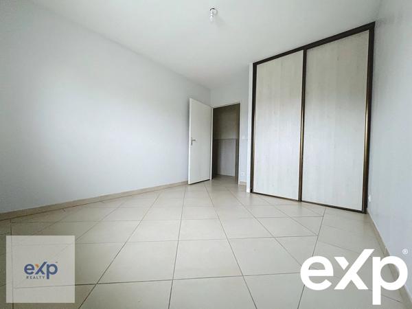 Maison : 10 pièces : sept chambres : 240 m² : 9961 m² de terrain