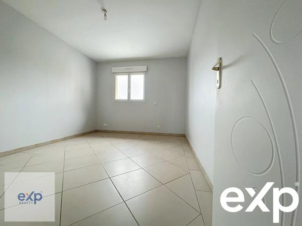 Maison : 10 pièces : sept chambres : 240 m² : 9961 m² de terrain