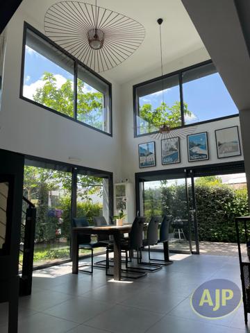 Maison à louer Saint Herblain : 6 pièces, 163m² avec 5 chambre(s) à 1 830€ - AJP Immobilier Saint Herblain