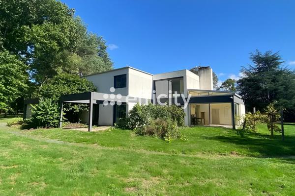 Maison 8 pièces - 233 m² Exclusivité efficity