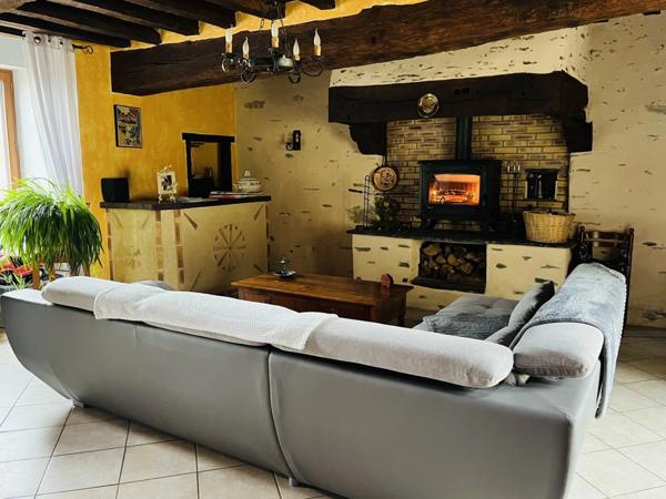 LONGÈRE 144 M² - 6 PIÈCES - MAISONNETTE + GARAGE ET CARPORT.