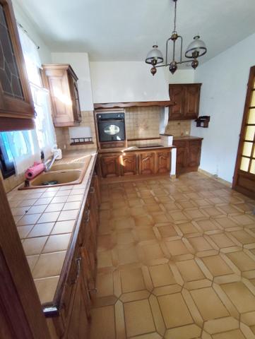 À vendre – Charmante maison provençale avec fort potentiel et grand terrain !