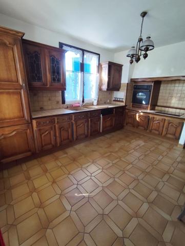 À vendre – Charmante maison provençale avec fort potentiel et grand terrain !
