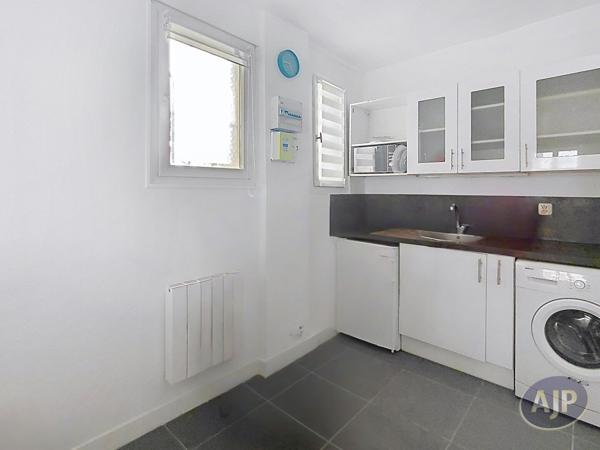 Appartement à vendre Paris 12eme - 1 pièces, 28m² avec 1 chambre(s) à 252 000€ - AJP Immobilière Passy Paris 16