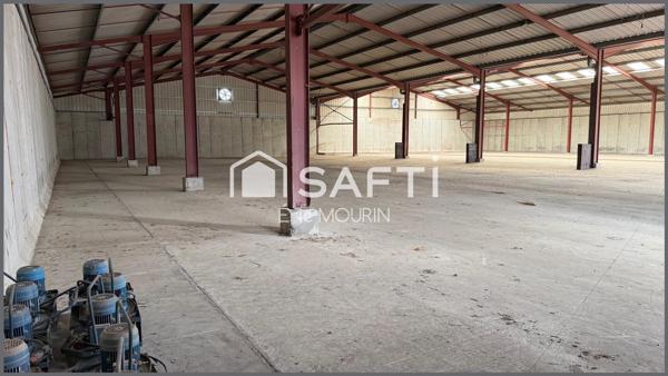 Local commercial de stockage, ou boxe pour caravane, camping car.