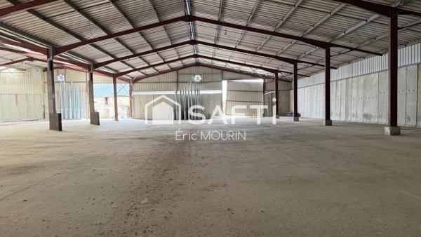 Local commercial de stockage, ou boxe pour caravane, camping car.