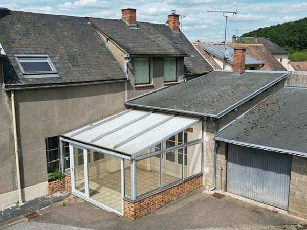 Maison de ville 4 chambres avec garage et courette à EPERNON gare à pied
