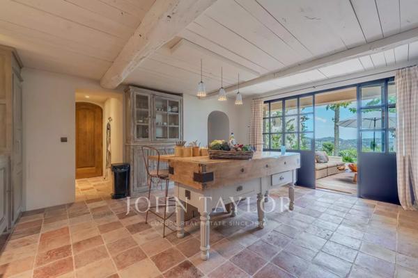 Magnifique Bastide avec vue panoramique, maison d'amis et tennis