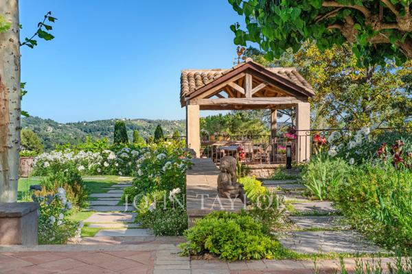 Magnifique Bastide avec vue panoramique, maison d'amis et tennis
