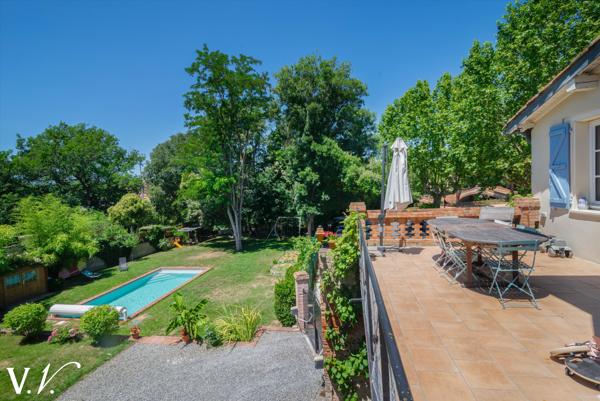 Maison de caractère T6 avec jardin et piscine