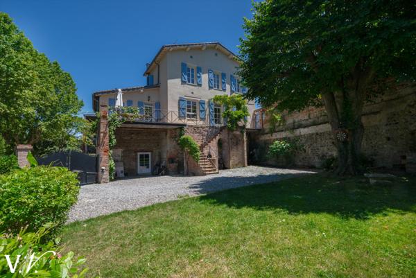 Maison de caractère T6 avec jardin et piscine