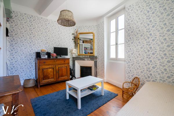Maison de caractère T6 avec jardin et piscine