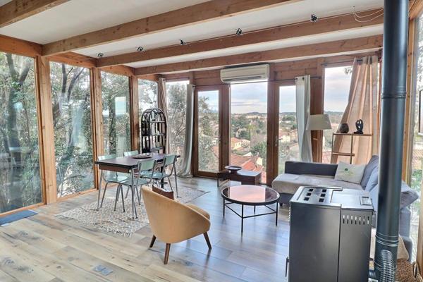 Maison contemporaine ossature bois ? Écrin de verdure ? Centre-ville Alès ? Extension possible