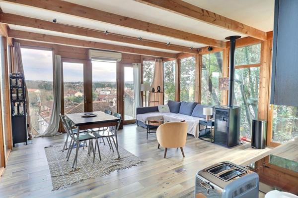 Maison contemporaine ossature bois ? Écrin de verdure ? Centre-ville Alès ? Extension possible