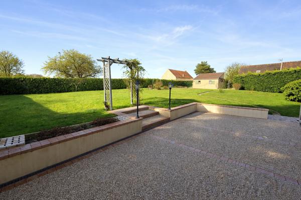 Coulommiers (77120) Maison traditionnelle avec garage et jardin clos