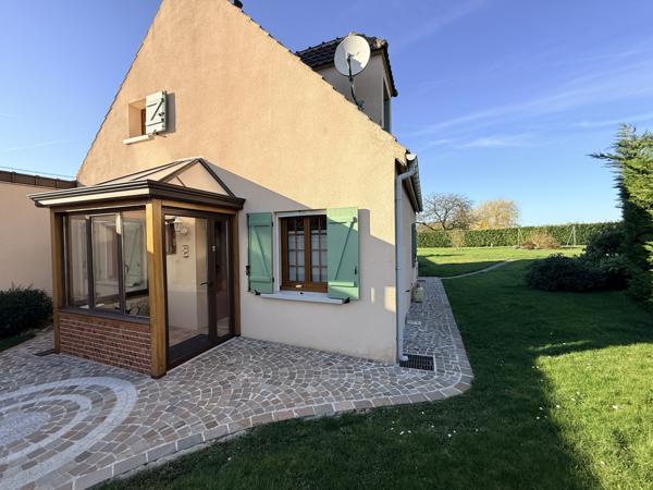 Coulommiers (77120) Maison traditionnelle avec garage et jardin clos