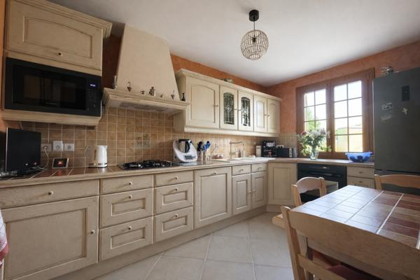 Coulommiers (77120) Maison traditionnelle avec garage et jardin clos