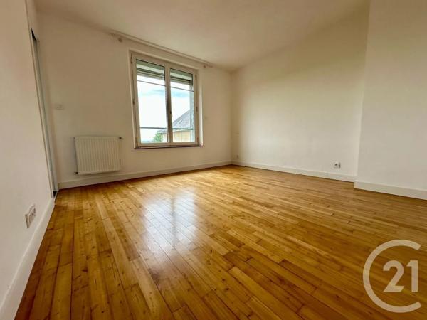 Appartement F3 à vendre  3 pièces - 94,64 m 2   FOUGERES  - 35