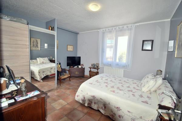 Grand TYPE 4 avec BALCON et CAVE - DIGNE LES BAINS (04)