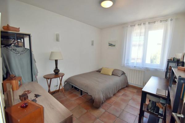 Grand TYPE 4 avec BALCON et CAVE - DIGNE LES BAINS (04)