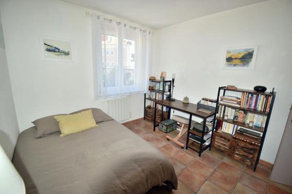 Grand TYPE 4 avec BALCON et CAVE - DIGNE LES BAINS (04)