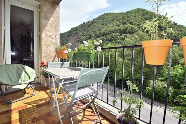 Grand TYPE 4 avec BALCON et CAVE - DIGNE LES BAINS (04)