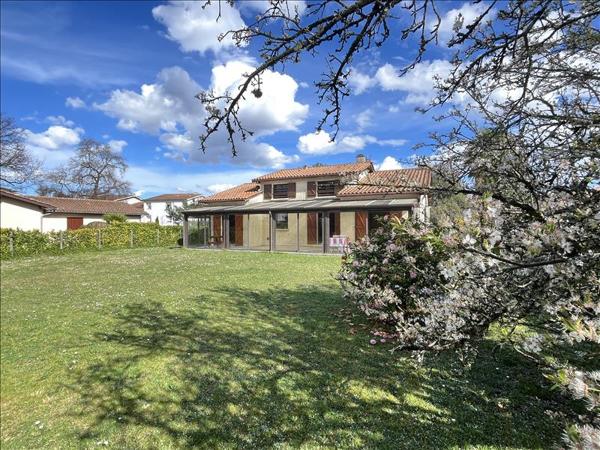 Maison à vendre |  Mérignac |  8 pièces | 144 m²