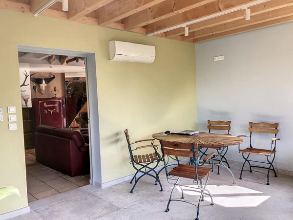 ENSEMBLE comprenant 2 Maisons et 1 studio indépendant sur Vineuil 11 pièces Idéal projet de vie ou mixité locative.