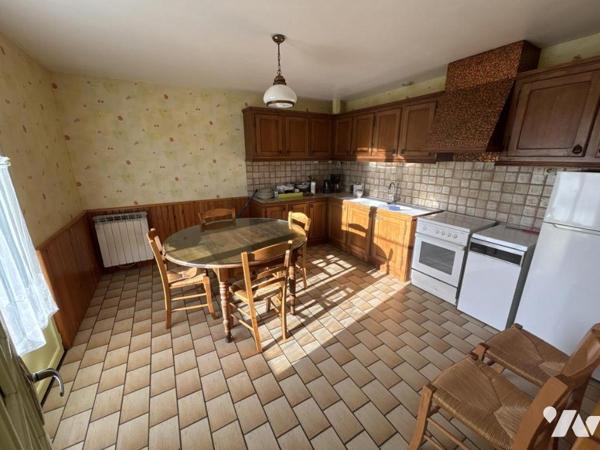 Ensemble immobilier - 400m² / Saint-Laurent-Du-Mottay