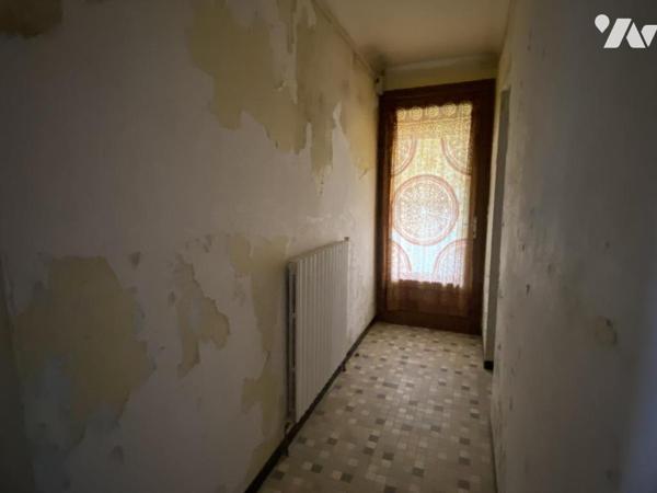 MAISON D'HABITATION A RENOVER ENTIEREMENT