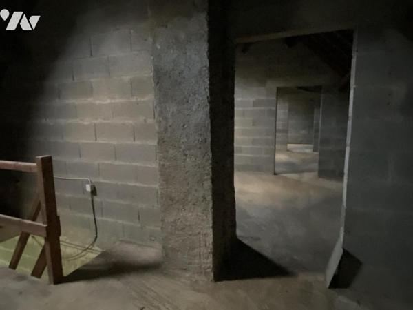 MAISON D'HABITATION A RENOVER ENTIEREMENT