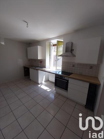 Location appartement 3 pièces 74 m² Tavaux