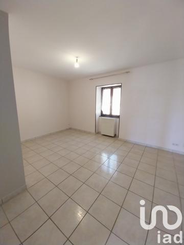 Location appartement 3 pièces 74 m² Tavaux