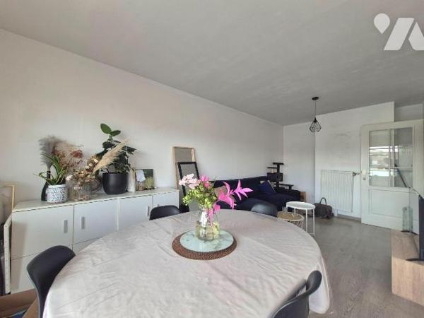 Appartement à Vendre à Loos (59120) en Nord (59)

Nous vous présentons un appartement situé à...