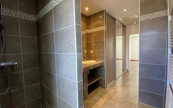 Maison à vendre    6 pièces •  Cailloux-sur-Fontaines