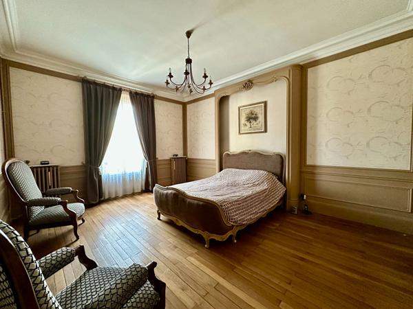 Demeure Bourgeoise - Secteur Prisé Chartres 300m²