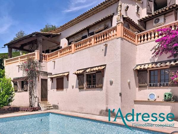 VILLA 6/7 pièces avec piscine, MAGNIFIQUE VUE MER et ILES !