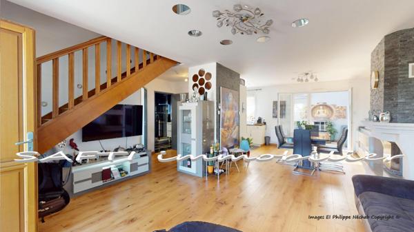 Maison contemporaine 164m2 - 5 chambres - dont un studio T2 indépendant – garage – véranda.