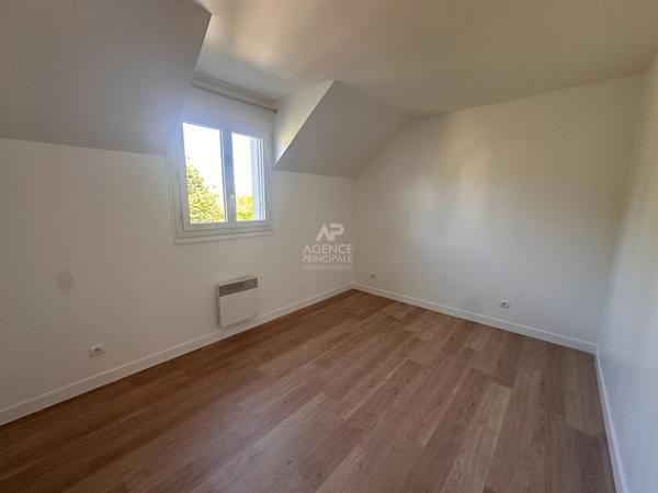 Maison 7 pièces - 163 m² - Lycée International Loyer 3 900 €/mois **  - Référence  17571