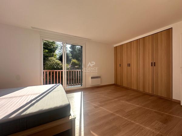 Maison 7 pièces - 163 m² - Lycée International Loyer 3 900 €/mois **  - Référence  17571