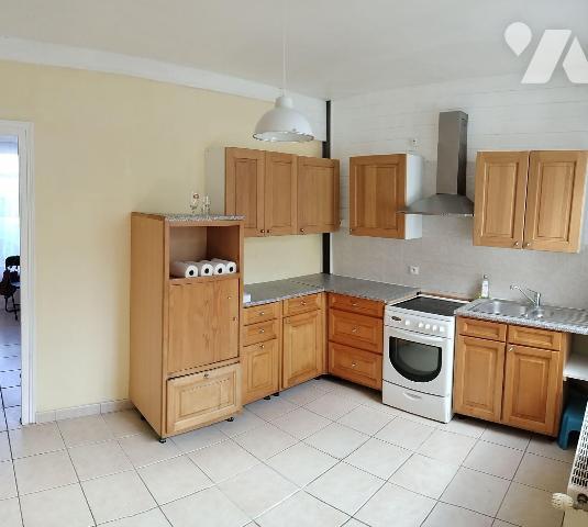 Nous vous proposons cette charmante maison à SAINT MARTIN BOULOGNE (62280) d'une superficie hab...