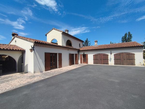 Maison
         9 pièces
        - 295 m² 489 000 € *