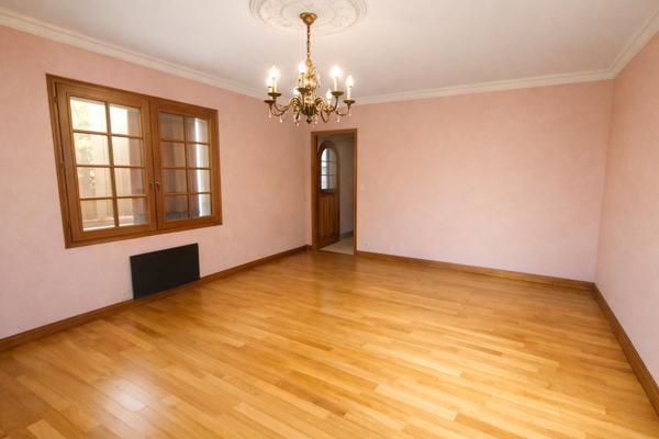 Maison
         9 pièces
        - 295 m² 489 000 € *