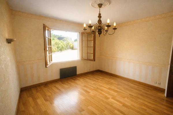 Maison
         9 pièces
        - 295 m² 489 000 € *